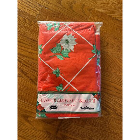 Town and Country Linen Christmas Flannel back tablecloth 52x90 oblong Vintage - Picture 1 of 3